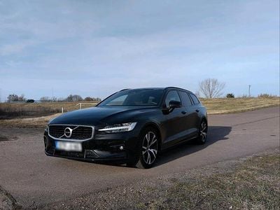 Gebraucht Volvo V60 R-Design 190 PS (139 kW) 2020 Schwarz Kombi