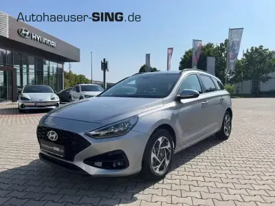 Neu Hyundai i30 140 PS (102 kW) 2025 Shimmering silver Kombi