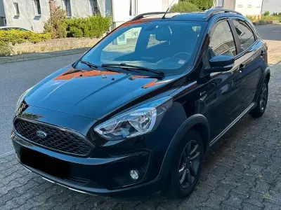 Gebraucht Ford Ka Plus Active 86 PS (63 kW) 2018 Schwarz Kleinwagen