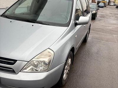 Gebraucht Kia Carnival 180 PS (132 kW) 2007 Silber Van / Kleinbus