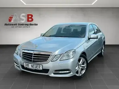 Gebraucht Mercedes E200 Avantgarde 184 PS (135 kW) 2011 Silber Limousine