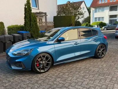 Gebraucht Ford Focus ST 280 PS (205 kW) 2020 Blau Limousine