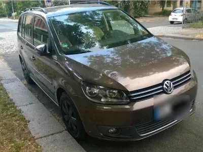 Gebraucht VW Touran 105 PS (77 kW) 2011 Braun Van / Kleinbus