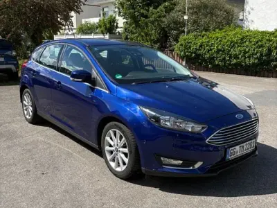Używany Ford Focus Titanium 182 KM (133 kW) 2015 Niebieski Sedan/Limuzyna