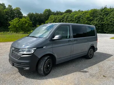 Gebraucht VW Transporter 150 PS (110 kW) 2022 Grau Van