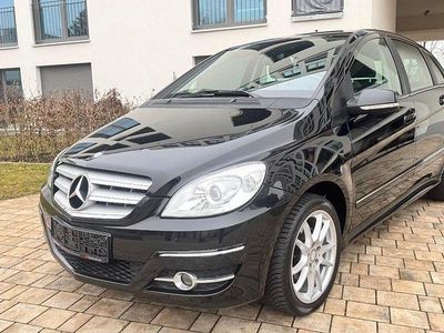 Gebraucht Mercedes B200 136 PS (100 kW) 2011 Schwarz Van / Kleinbus
