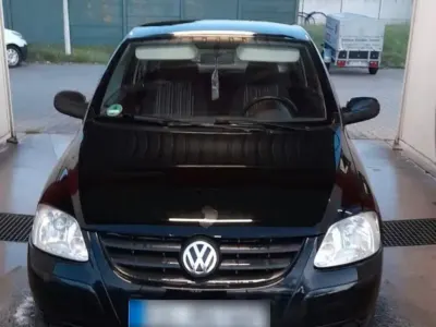 Gebraucht VW Fox 54 PS (39 kW) 2005 Schwarz Kleinwagen
