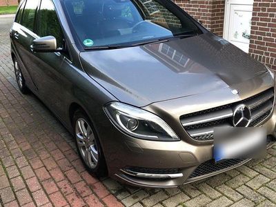Mercedes B200