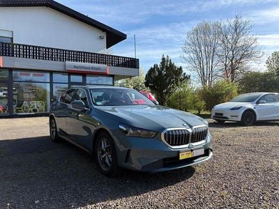 Gebraucht BMW 520 Sport Line 197 PS (144 kW) 2024 Grün Limousine
