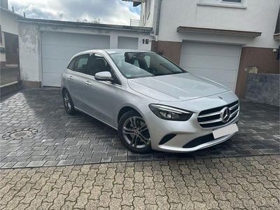 Mercedes B220