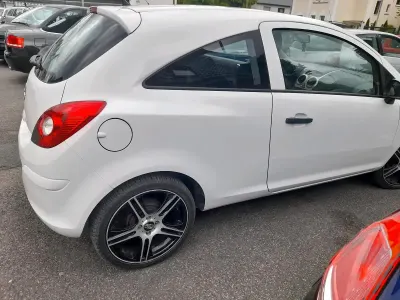 Gebraucht Opel Corsa 59 PS (43 kW) 2009 Weiß Kleinwagen