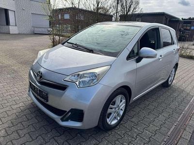 Gebraucht Toyota Verso-S Life 99 PS (72 kW) 2012 Silver metallic Van / Kleinbus