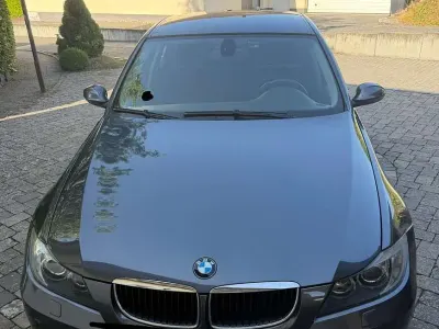 Gebraucht BMW 320 Basis 150 PS (110 kW) 2006 Grau Limousine