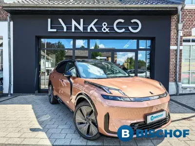 Neu Lynk & Co 08 349 PS (256 kW) 2026 Braun SUV