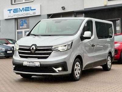 Gebraucht Renault Trafic Life 150 PS (110 kW) 2022 Silber Van / Kleinbus