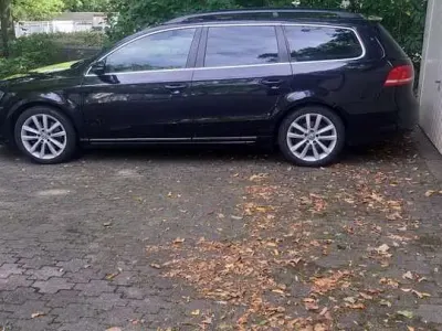 Gebraucht VW Passat Highline 140 PS (102 kW) 2012 Limousine