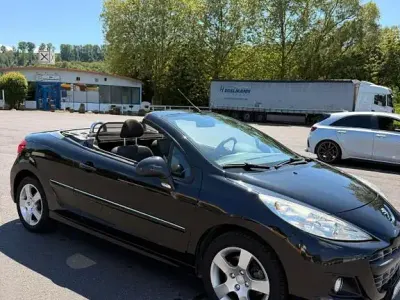 Gebraucht Peugeot 207 Active 120 PS (88 kW) 2015 Schwarz Cabrio