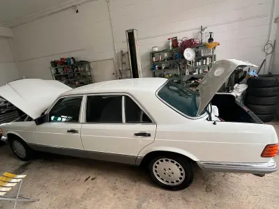 Gebraucht Mercedes 380 202 PS (148 kW) 1983 Weiß Limousine