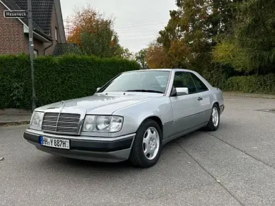 Gebraucht Mercedes 300 179 PS (131 kW) 1991 Silber Coupé