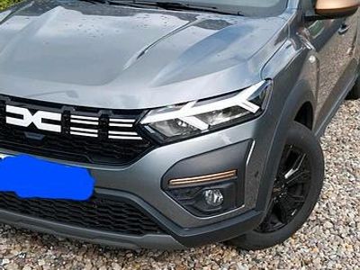 Gebraucht Dacia Jogger Extreme 101 PS (74 kW) 2024 Grau Van / Kleinbus