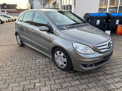 Mercedes B200