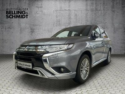 Grau Gebraucht 2021 Mitsubishi Outlander P-HEV SUV | 26.490 € (Etwas zu teuer)