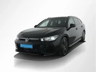 Second-hand VW Passat R-line 193 CP (141 kW) 2024 Negru Break