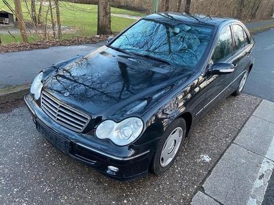 Gebraucht Mercedes C200 Avantgarde 163 PS (119 kW) 2004 Schwarz Limousine