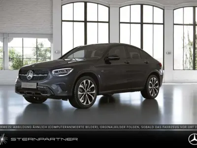 Używany Mercedes GLC300e Night 211 KM (155 kW) 2021 Szary Sedan/Limuzyna
