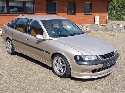 Gebraucht Opel Vectra 170 PS (125 kW) 1998 Gold Limousine
