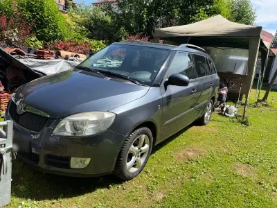 Gebraucht Skoda Fabia Ambiente 69 PS (50 kW) 2010 Grau Kombi