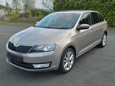 Gebraucht Skoda Rapid Ambition 122 PS (89 kW) 2014 Grau Kleinwagen