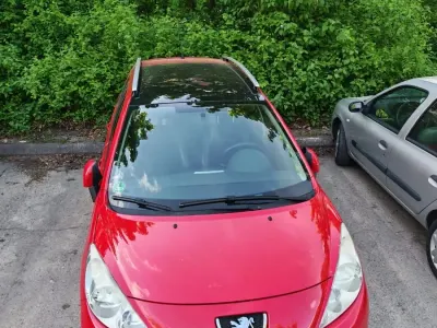 Gebraucht Peugeot 207 120 PS (88 kW) 2012 Rot Kombi