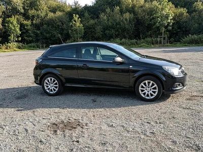 Gebraucht Opel Astra GTC 90 PS (66 kW) 2009 Schwarz Kleinwagen