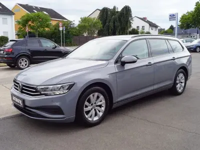 Gebraucht VW Passat Business 150 PS (110 kW) 2023 Grau Kombi