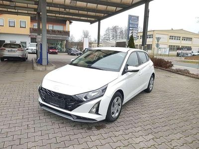Neu Hyundai i20 Comfort 101 PS (74 kW) 2025 Atlas white / sol Kleinwagen