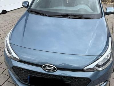 Second-hand Hyundai i20 75 CP (55 kW) 2015 Albastru Hatchback