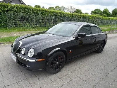 Käytetty Jaguar S-Type Executive 238 HP (175 kW) 2000 Musta Sedan