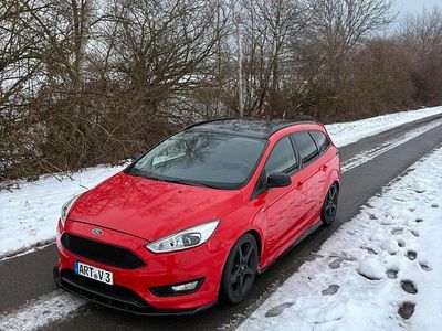 Gebraucht Ford Focus ST-Line 190 PS (139 kW) 2016 Rot Limousine