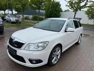 Używany Skoda Octavia RS 170 KM (125 kW) 2010 Biały Kombi