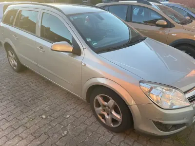 Gebraucht Opel Astra 110 PS (80 kW) 2007 Grau Kombi