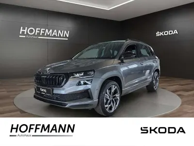 Neu Skoda Karoq SportLine 150 PS (110 kW) 2026 Graphitegrau metallic SUV