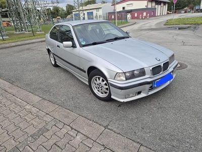 BMW 323 Compact