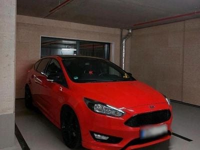 Second-hand Ford Focus ST-Line 182 CP (133 kW) 2018 Roșu Berlinǎ