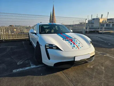Gebraucht Porsche Taycan 300 kW (408 PS) 2023 Weiß Coupé