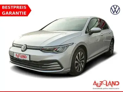 Brugt VW Golf VIII Active 131 HK (96 kW) 2022 Sølv Sedan