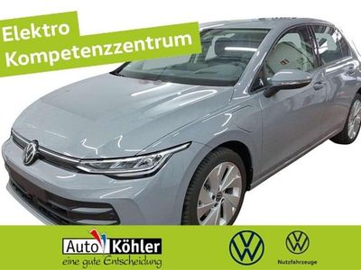 Gebraucht VW Golf VIII Life 203 PS (149 kW) 2025 Mondsteingrau Limousine