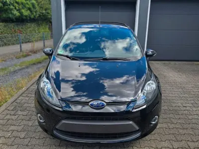 Gebraucht Ford Fiesta Trend 82 PS (60 kW) 2013 Schwarz Kleinwagen
