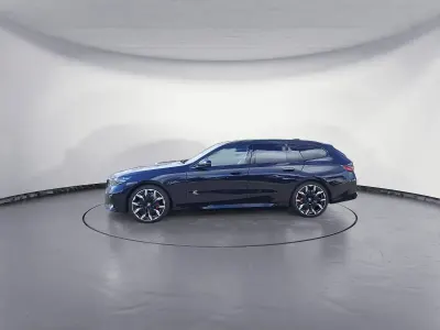 Neu BMW 530e Performance 299 PS (219 kW) 2026 Schwarz Kombi