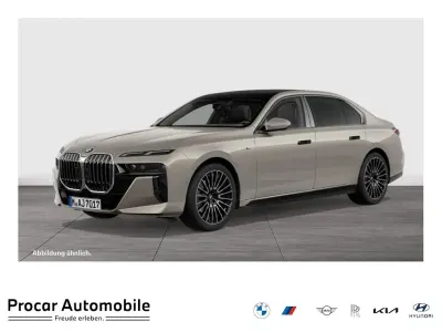 Gebraucht BMW 740 M Sport 299 PS (219 kW) 2025 Grau Limousine